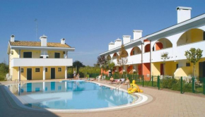 Apartment with shared pool for 5 guests